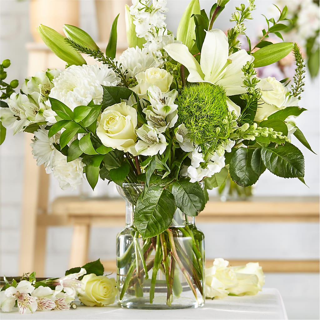 Classic Ivory – A Florist Original – Showcase Flowers, San Francisco CA