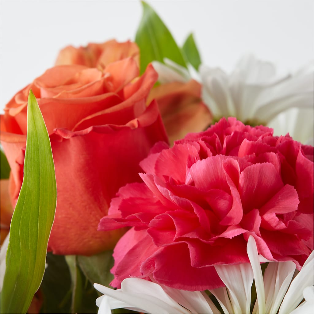Oopsie Daisy Bouquet –  Showcase Flowers, San Francisco CA