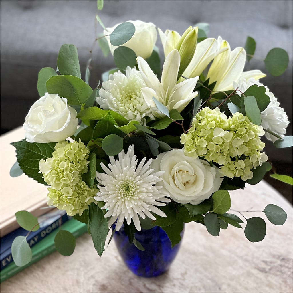 Snowy Dreams Bouquet –  Showcase Flowers, San Francisco CA